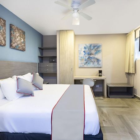 Bfh Attraction Deluxe Hotel Плая-дель-Кармен Экстерьер фото